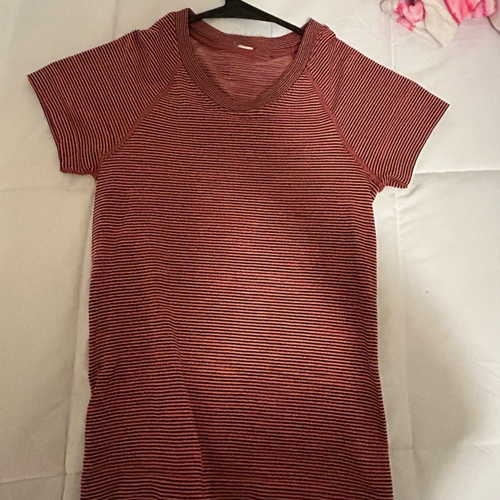 Size 0 Lululemon Swiftly Tech Short Sleeve Shirt 2.0 *Race Length